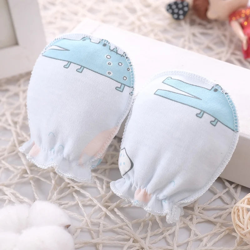 5 pairs of infant mittens