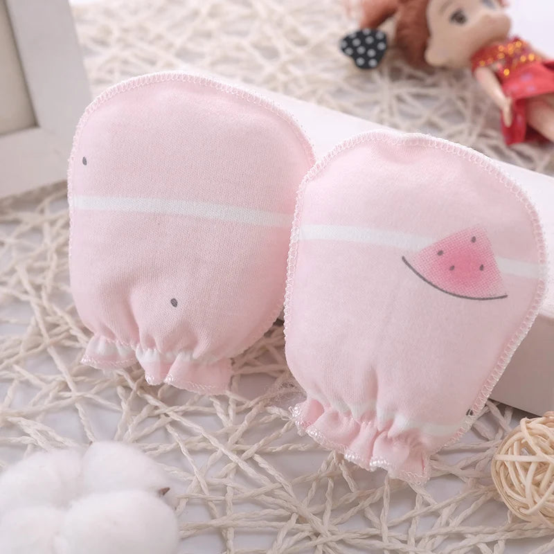 5 pairs of infant mittens