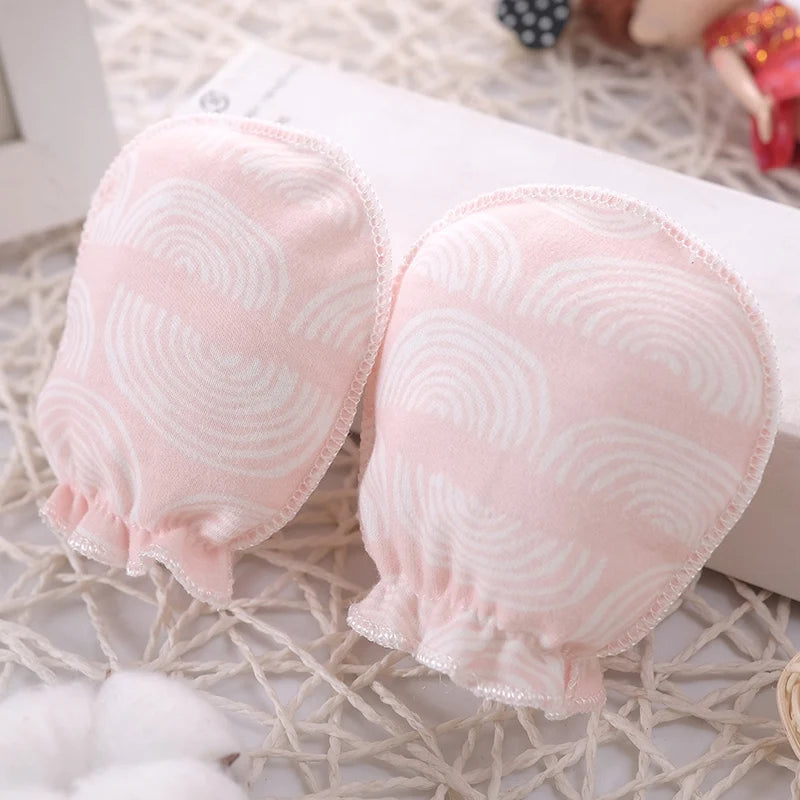 5 pairs of infant mittens